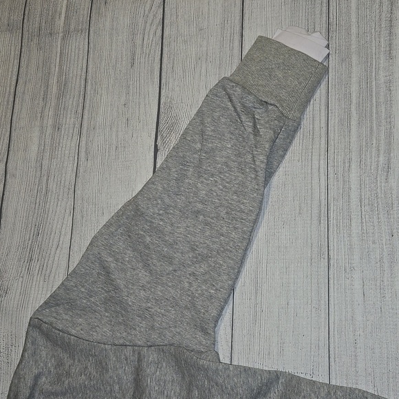 EVIDNT Women's Back Tie Crewneck Sweatshirt Gray & White Size L NWT - Picture 5 of 14